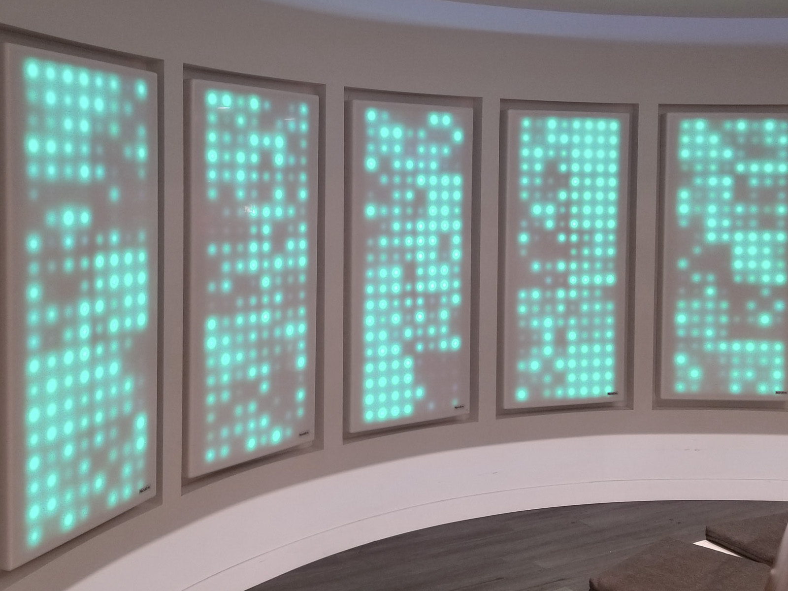 Sparkle Wall Panel Display_4x3