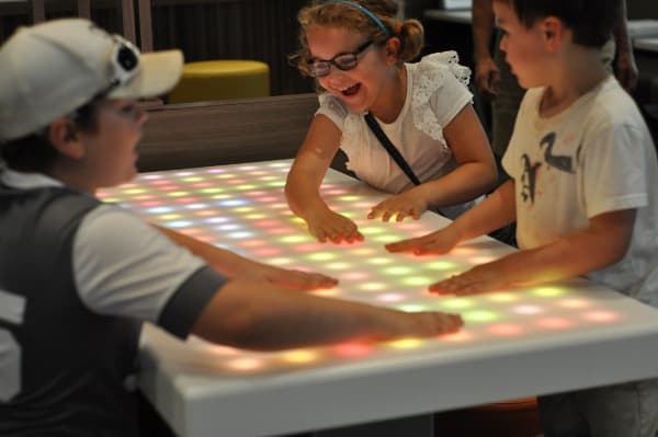 Sparkle Table - McDonalds - Kids 4x3